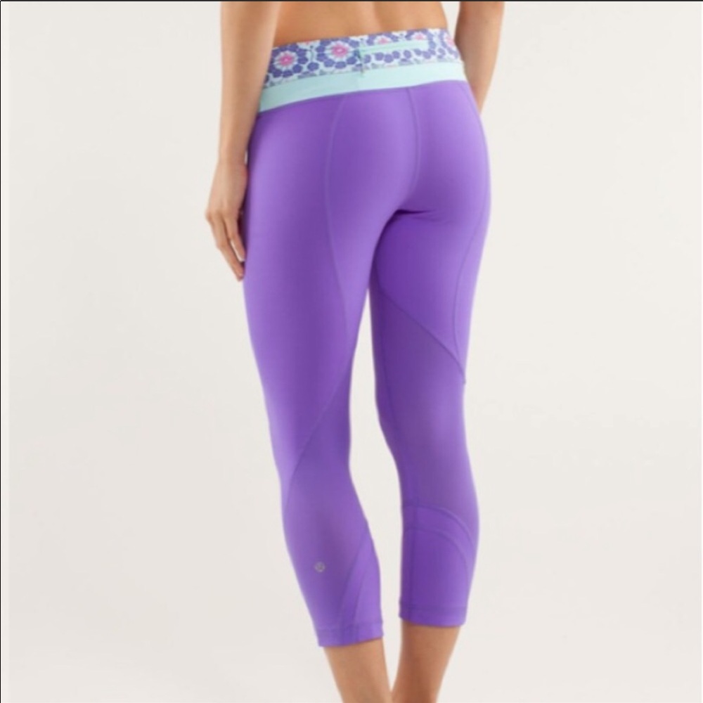 Lululemon Run: Inspire Crop II